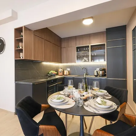 Belvedere Luxury Two Bedroom With Parking