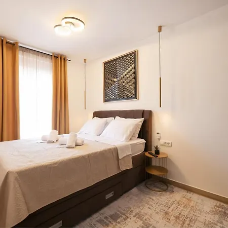 Belvedere Luxury Two Bedroom With Parking Lejlighed *