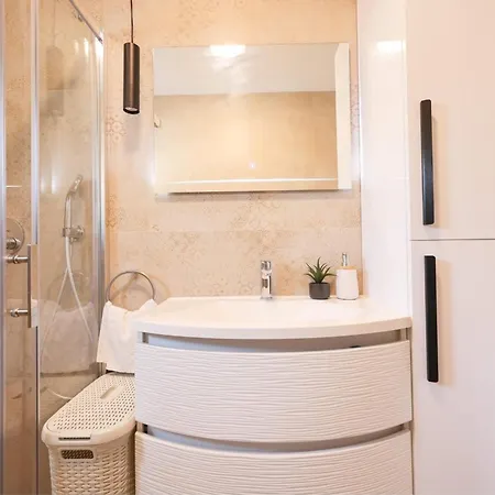 Lejlighed Belvedere Luxury Two Bedroom With Parking Zadar