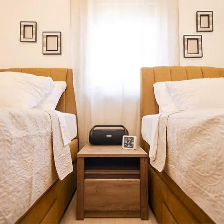 Belvedere Luxury Two Bedroom With Parking Lejlighed