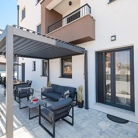 Belvedere Luxury Two Bedroom With Parking Lejlighed *