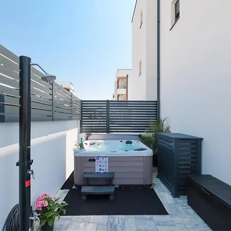 Belvedere Luxury Two Bedroom With Parking Zara