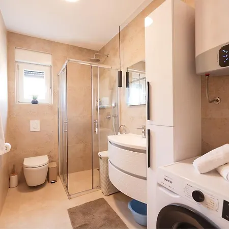 Belvedere Luxury Two Bedroom With Parking Lejlighed *